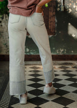 Prim Bleached Loose Fit Jeans